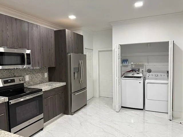 4 bed, 2.5 bath, 1825 sqft, $3,950 — Photo 2