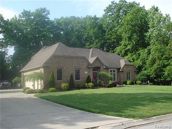2nd image of 8509 Sherwood Dr #16