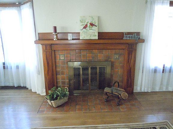 5th image of 504 E 266th St