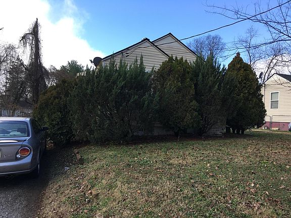3rd image of 1617 Crestview St