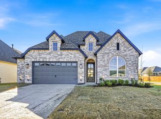 572 Moonrise St, Waxahachie, TX 75165