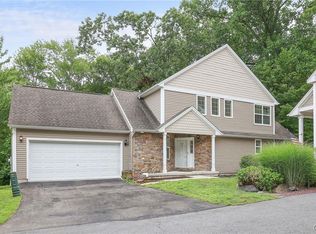 225 Aspen Cmn, East Stroudsburg, PA 18302