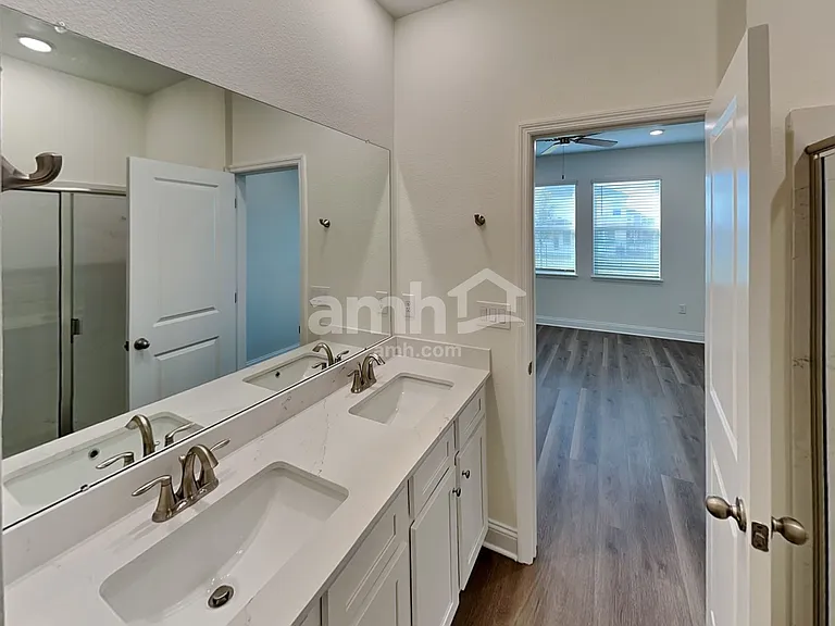 3735 Center Cove Ln — Photo 13