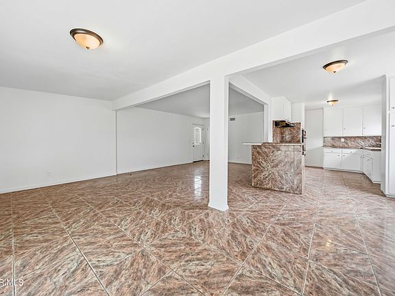 4th image of 38539 Dunmore Ave