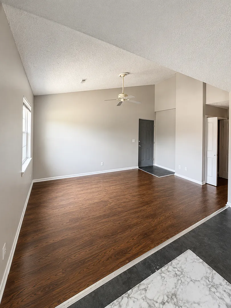 Two bedroom, 1.5 bath condo in High Point — Photo 4