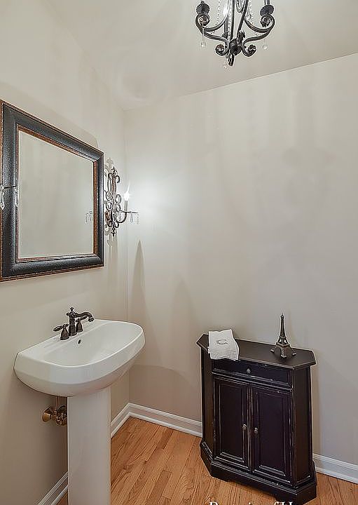 1st image of 81 N Parkside Ave