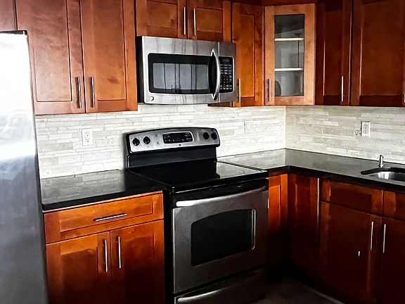 3rd image of 60 Parkway Dr E APT 15D
