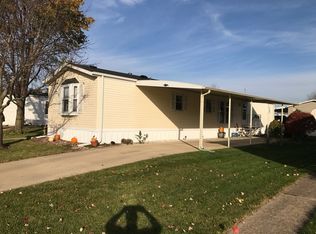 902 Springdale Ln, Dekalb, IL 60115