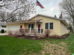 1421 11th St, Onawa, IA 51040