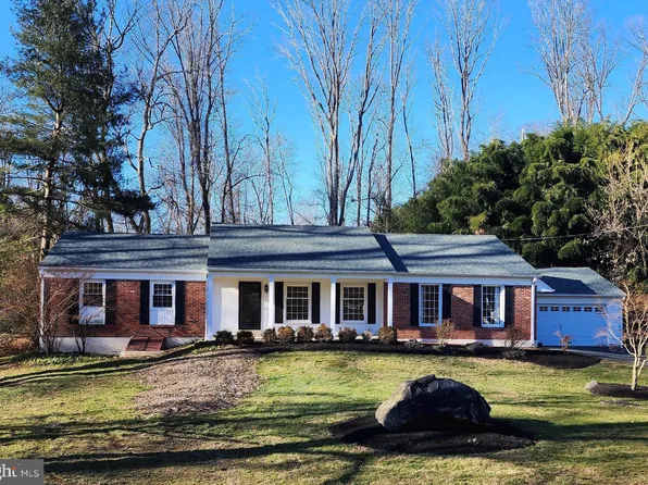 65 Glenview Rd, Glen Mills, PA 19342