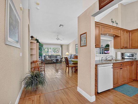 5th image of 15431 Watershore Lane