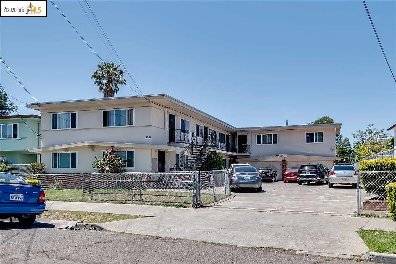 3 bed, 1300 sqft, $3,300 — Photo 1