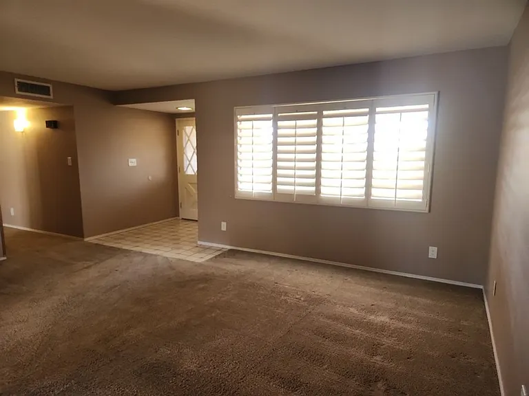4330 W Royal Palm Rd — Photo 9