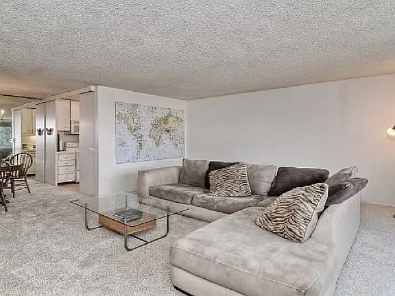 3rd image of 6455 La Jolla Blvd Unit 208