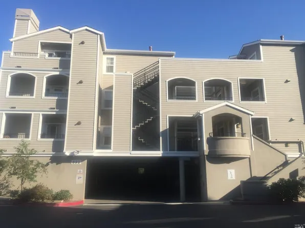 852 Diablo Ave APT 307, Novato, CA 94945