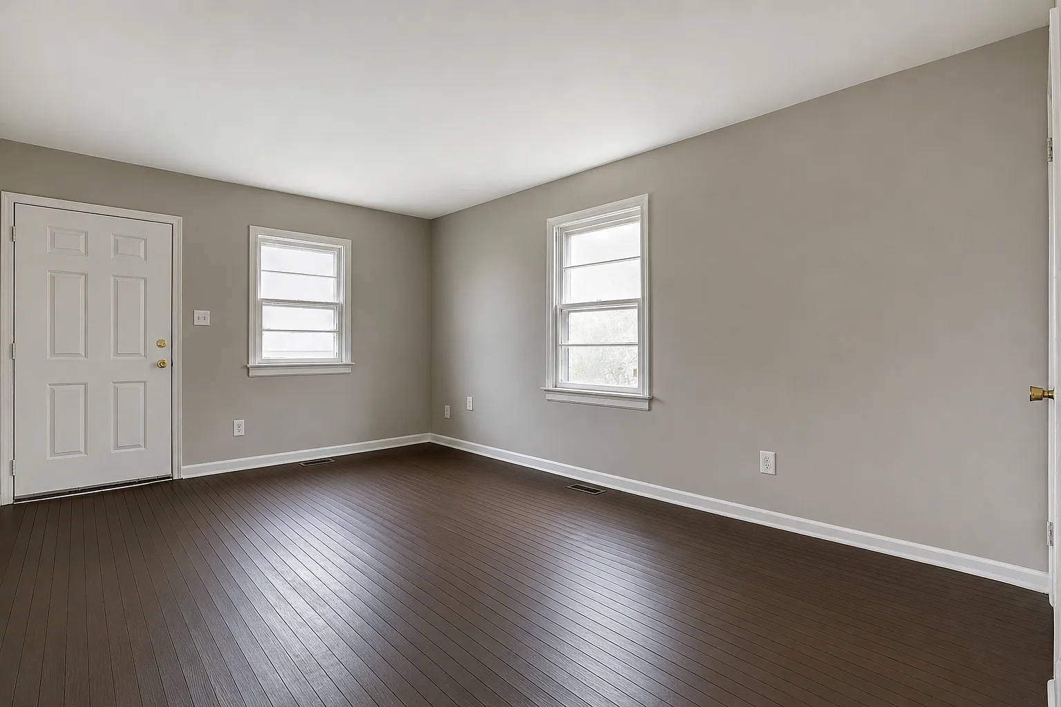 3 bed, 922 sqft, $2,009 — Photo 2
