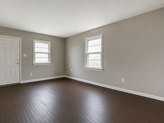 2nd image of 1419 Lenmore St