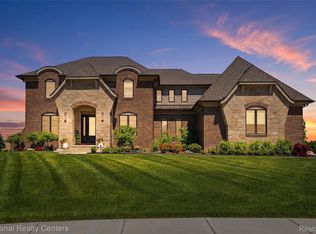 3142 Holburn Ct, Oakland, MI 48363