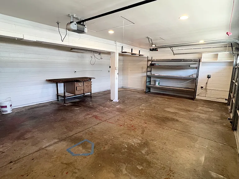 17141 Green Ln — Photo 44