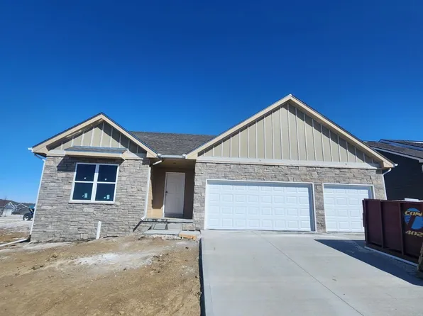 5114 Pinehill Rd, Bellevue, NE 68133