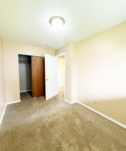 637 Pleasant Ave — Photo 24