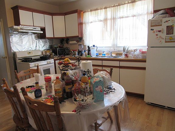 5th image of 14434 Blaine Ave