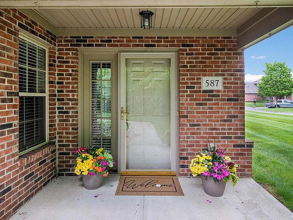 5th image of 587 Piney Glen Dr