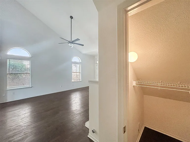 1503 Catalina Dr — Photo 9