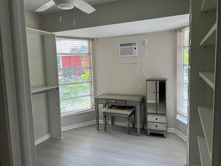 8400 Trotters Ln — Photo 8