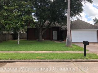 224 N Ranch House Rd, Angleton, TX 77515