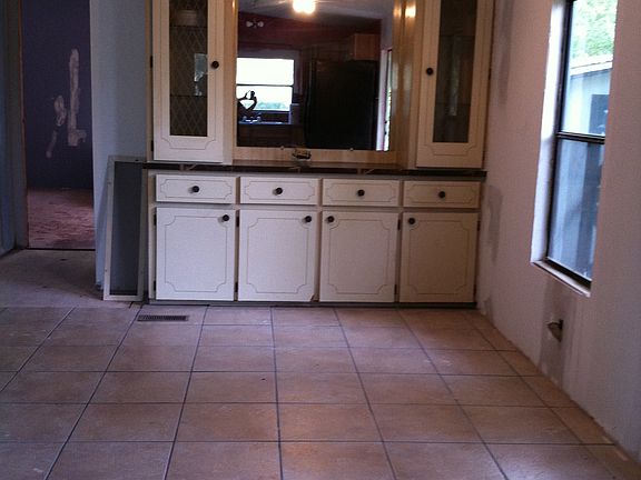 3rd image of 54739 William St