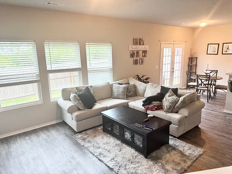 8616 Eastwood Creek Dr — Photo 4