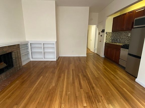 2nd image of 35 W 64th St APT 3A