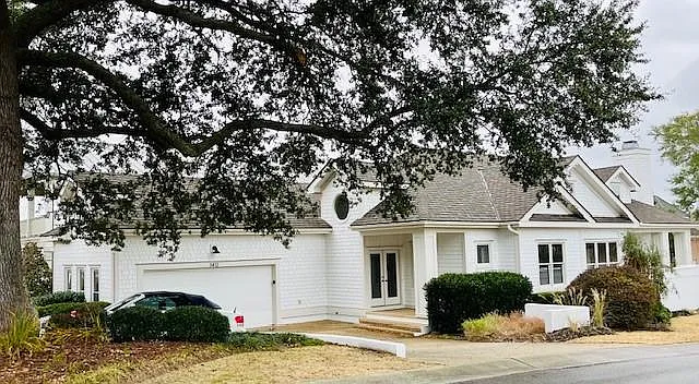 Front view, driveway