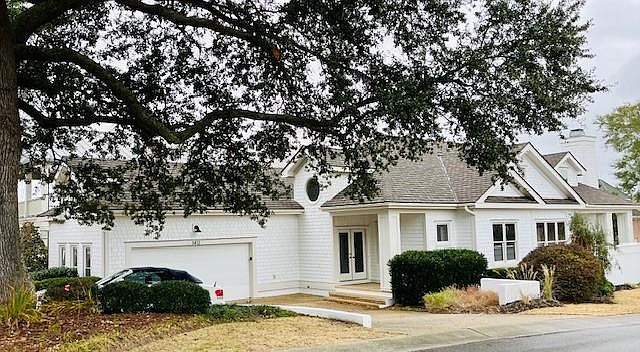 Front view, driveway