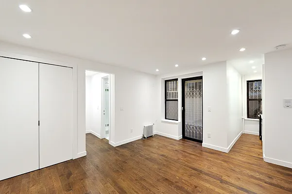 Rented by Aether Property Group | media 2