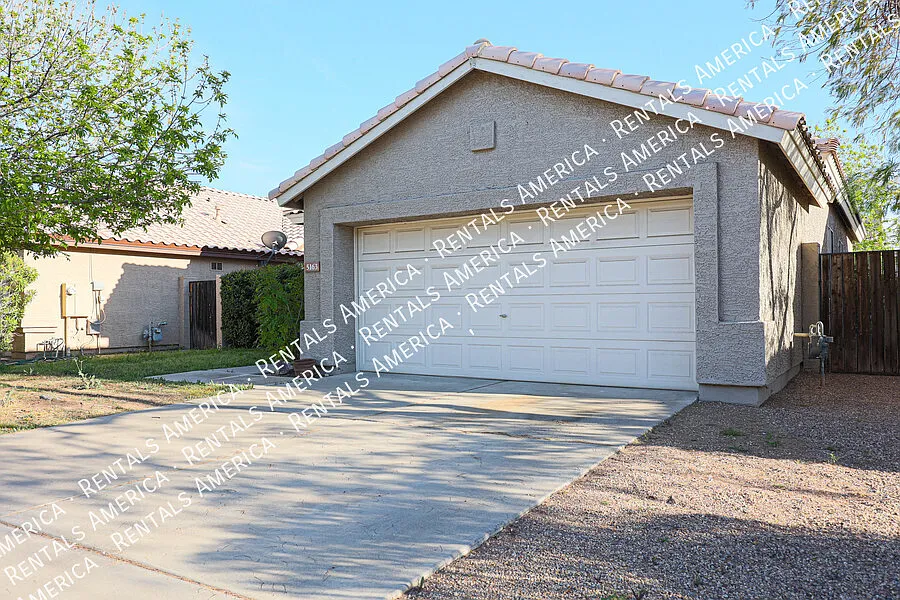 Nicely Upgraded 3 Bedroom Home In Harmon Ranch — Photo 3