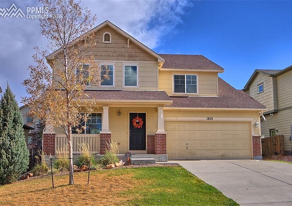 Lovely home with all bedrooms up plus loft