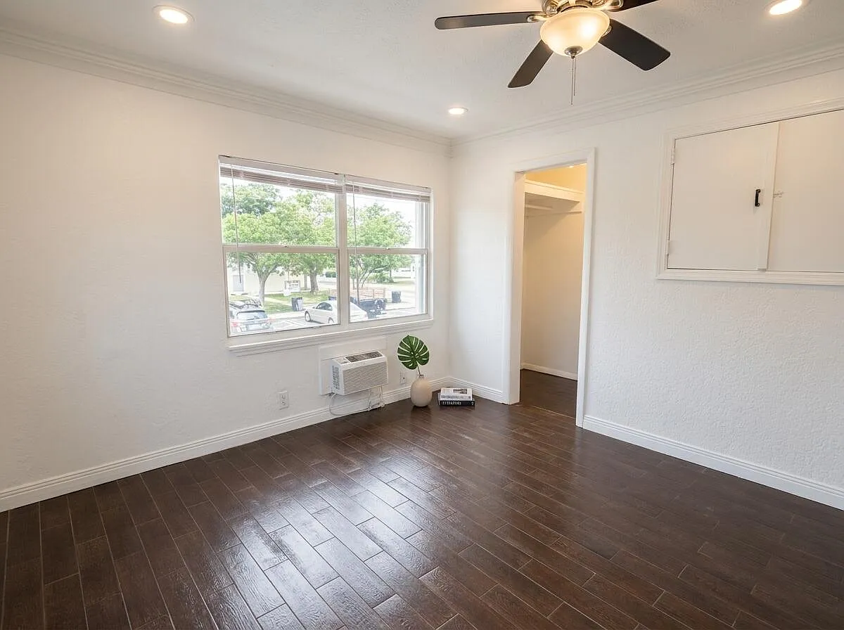 1 bed, 1.0 bath, 450 sqft, $1,750 — Photo 3