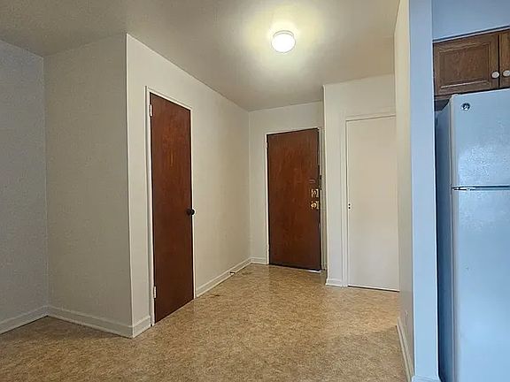 4th image of 31-44 43rd St #1R