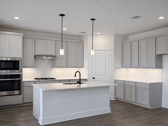 3rd image of 29414 Meadowcreek Hill Dr