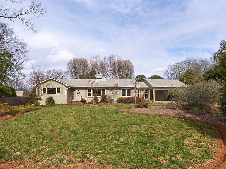 100 S Canterbury Rd — Photo 1