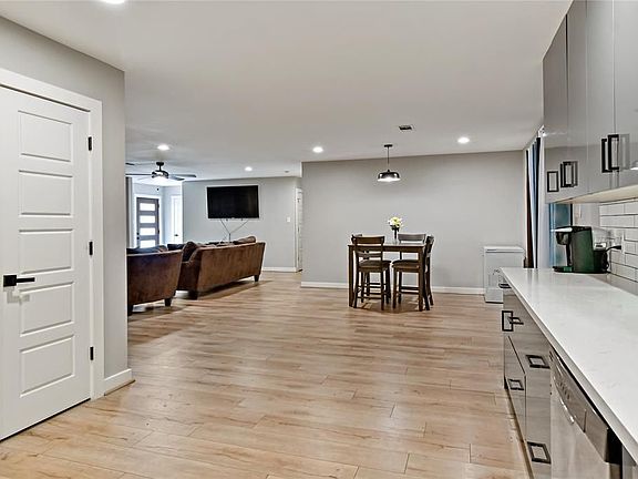 5th image of 13370 Capital Dr
