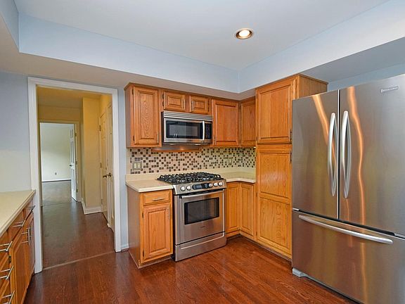 3rd image of 3045 Williams Creek Dr