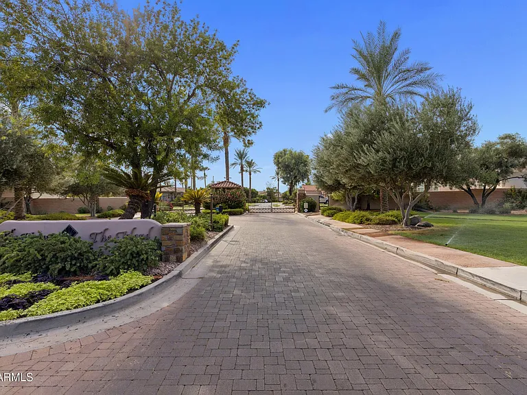 1465 W Island Cir — Photo 109