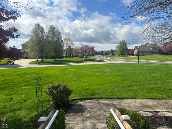 1612 S Jeanne Ct, New Palestine, IN 46163