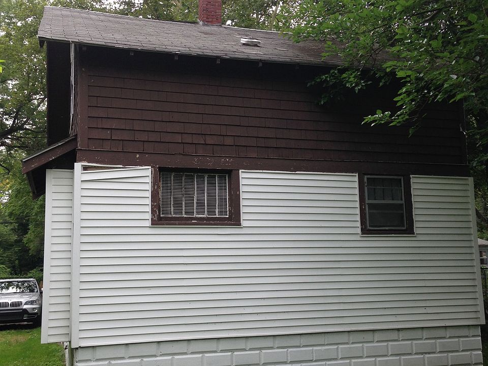 2nd image of 1615 N Church St