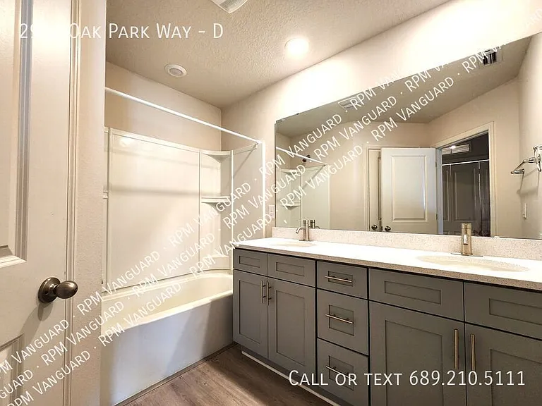 2908 Oak Park Way #D — Photo 12