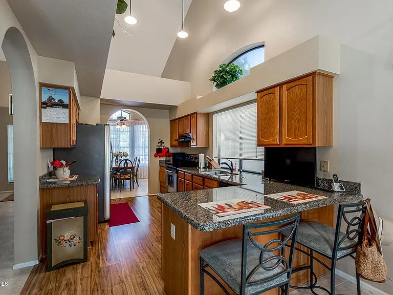 193 W Amanda Ln — Photo 10