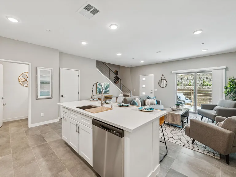 KSB - Santa Fe Townhomes — Photo 37